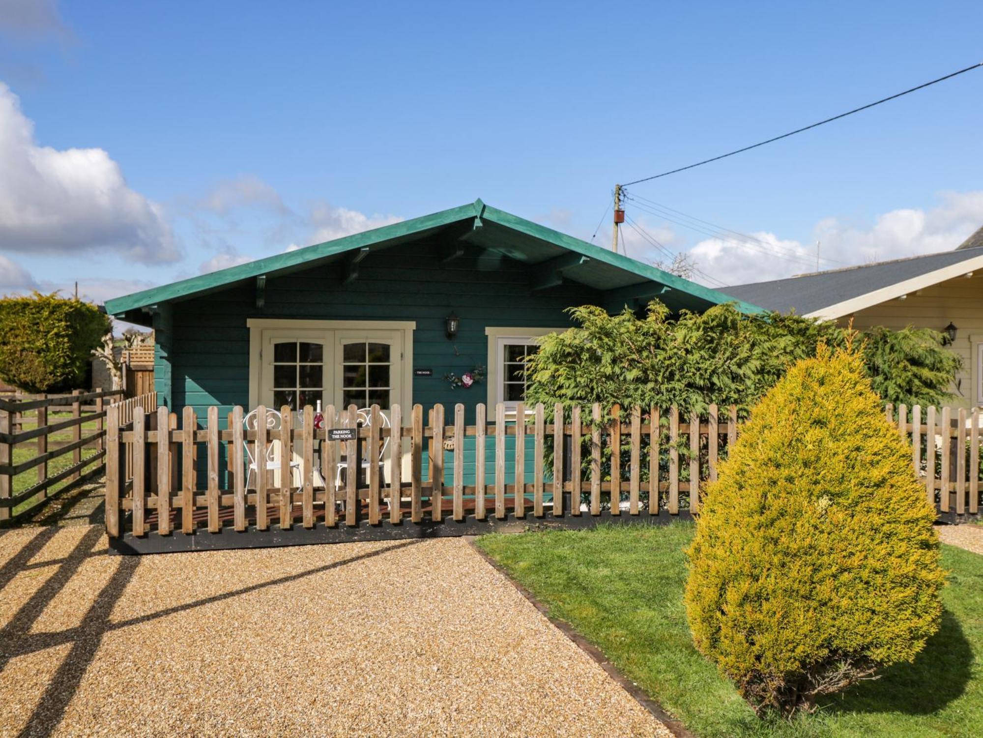 The Nook Villa Swindon Ngoại thất bức ảnh