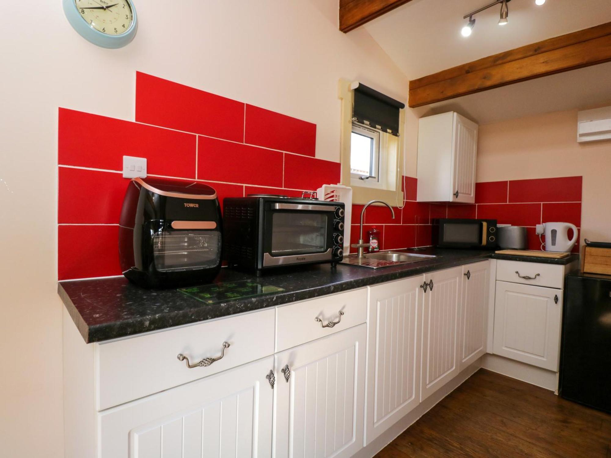 The Nook Villa Swindon Ngoại thất bức ảnh
